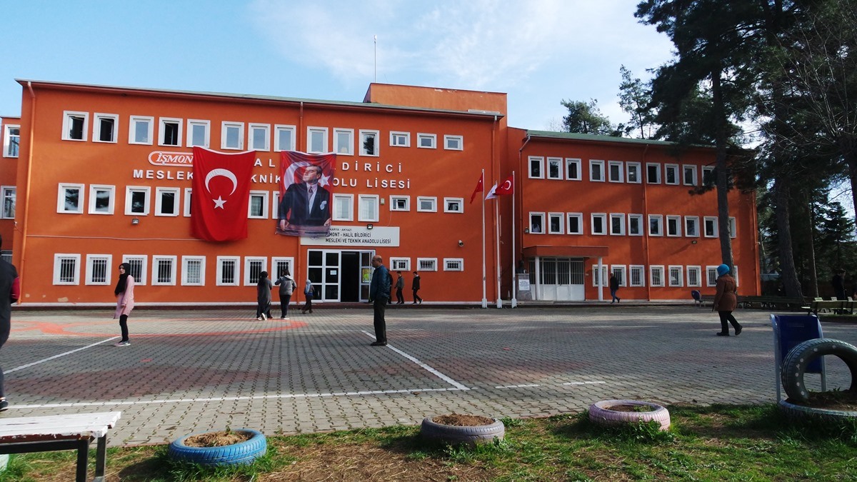 İSMONT Halil Bildirici Mesleki ve Teknik Anadolu Lisesi
